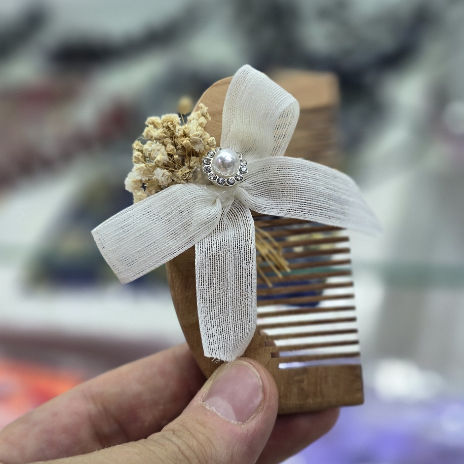 Flower-Decorated Wooden Comb - 1